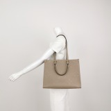 Louis Vuitton(LV) OnTheGo Tote Monogram Empreinte Giant MM — thumbnail 2
