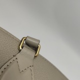 Louis Vuitton(LV) OnTheGo Tote Monogram Empreinte Giant MM — thumbnail 13