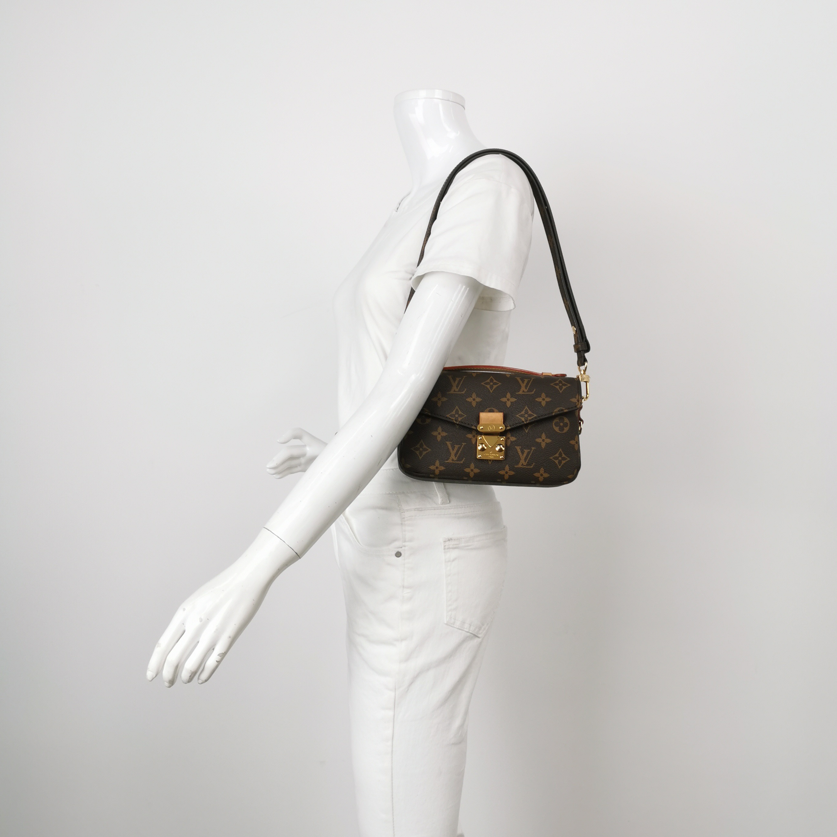 Louis Vuitton（LV） Pochette Metis Monogram Canvas East West — alternate view