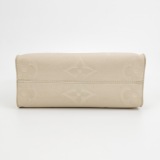 Louis Vuitton(LV) OnTheGo Tote Monogram Empreinte Giant PM — thumbnail 6