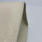 Louis Vuitton(LV) OnTheGo Tote Monogram Empreinte Giant PM — thumbnail 11