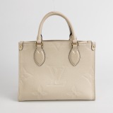 Louis Vuitton(LV) OnTheGo Tote Monogram Empreinte Giant PM — thumbnail 3