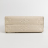 Louis Vuitton(LV) OnTheGo Tote Monogram Empreinte Giant PM — thumbnail 6