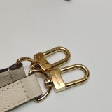 Louis Vuitton(LV) OnTheGo Tote Monogram Empreinte Giant PM — thumbnail 11