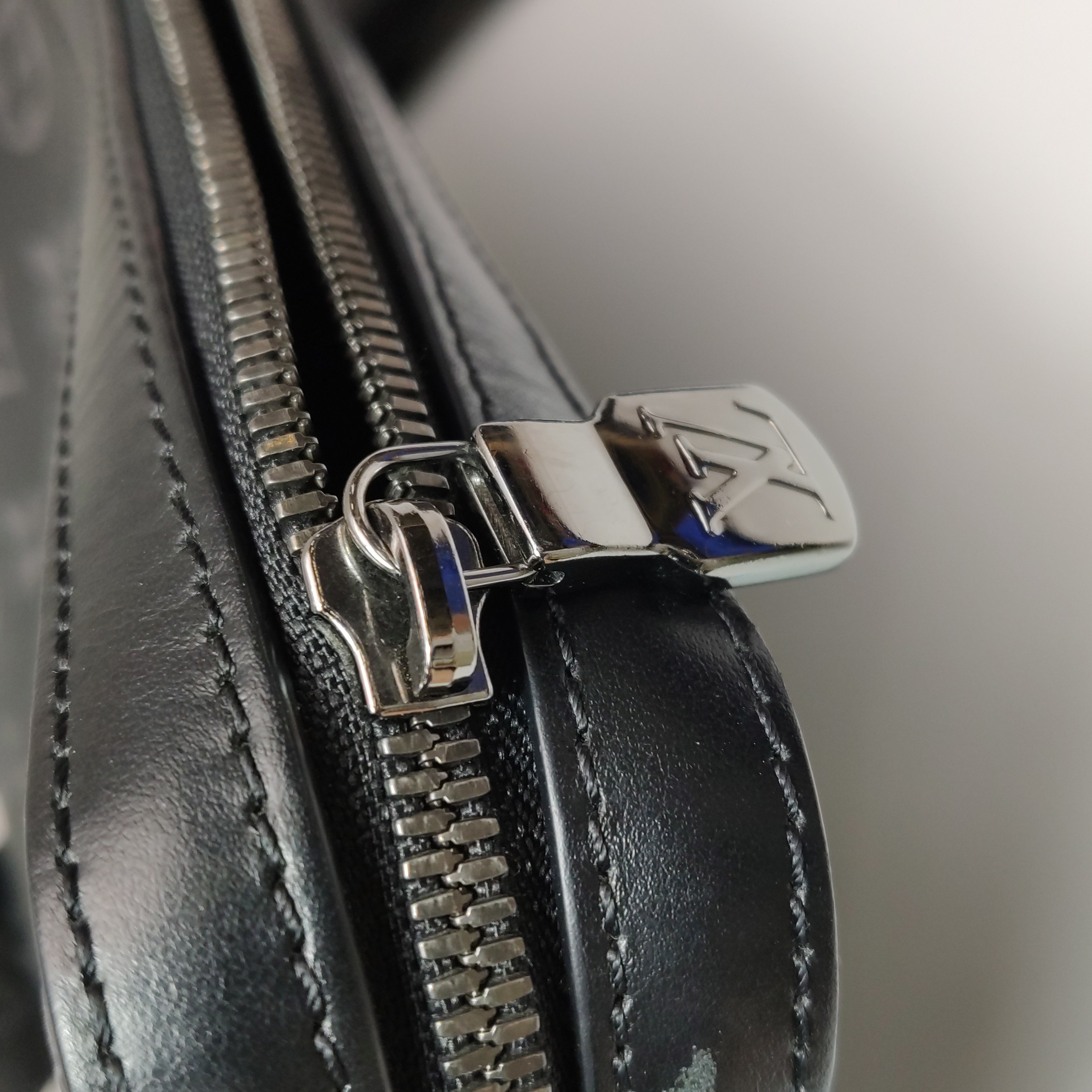 Louis Vuitton(LV) Trio Messenger Bag Reverse Monogram Eclipse Canvas — photo 11 of 18