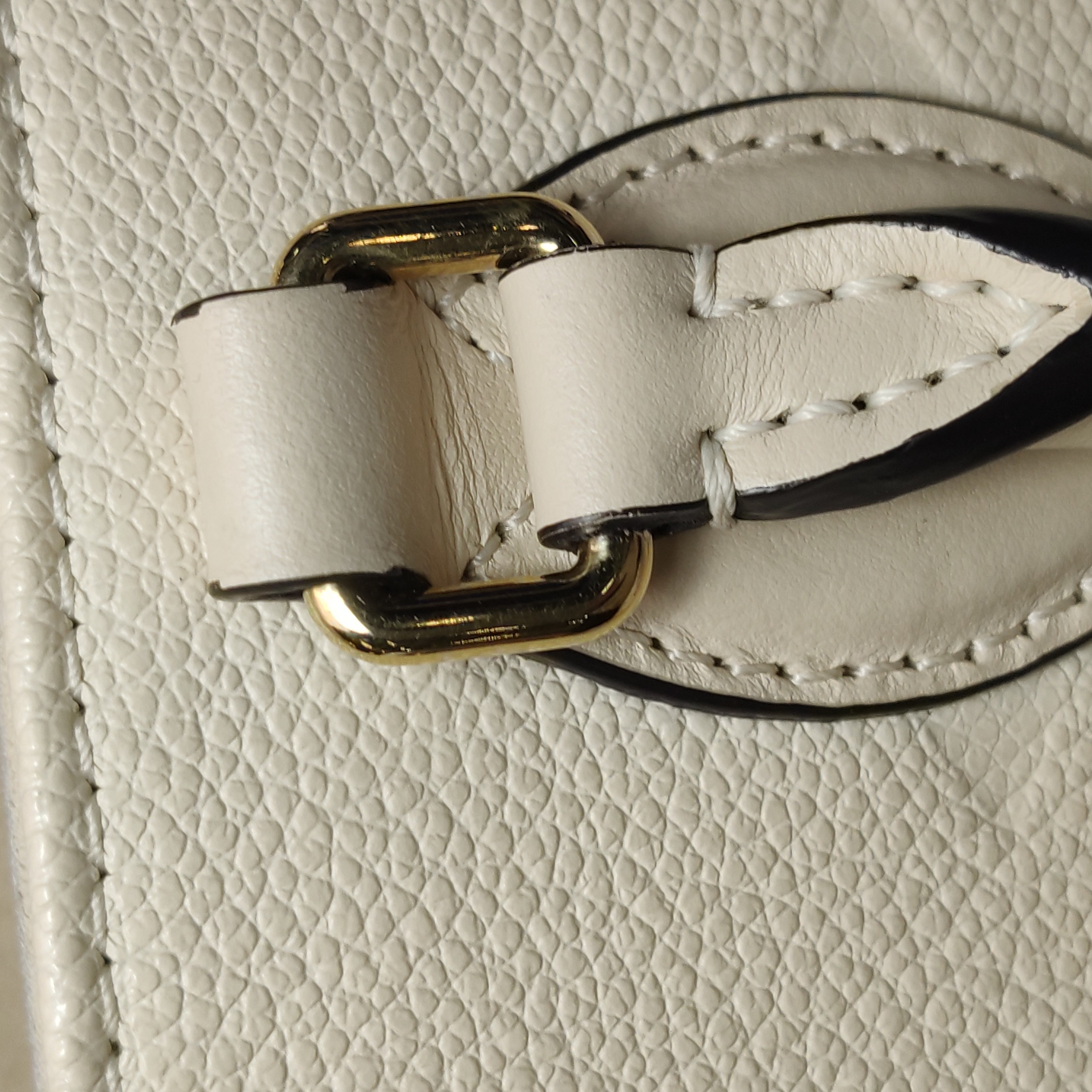 Louis Vuitton(LV) OnTheGo Tote Monogram Empreinte Giant PM — photo 14 of 15
