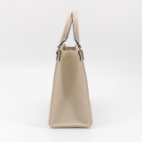 Louis Vuitton(LV) OnTheGo Tote Monogram Empreinte Giant PM — thumbnail 4
