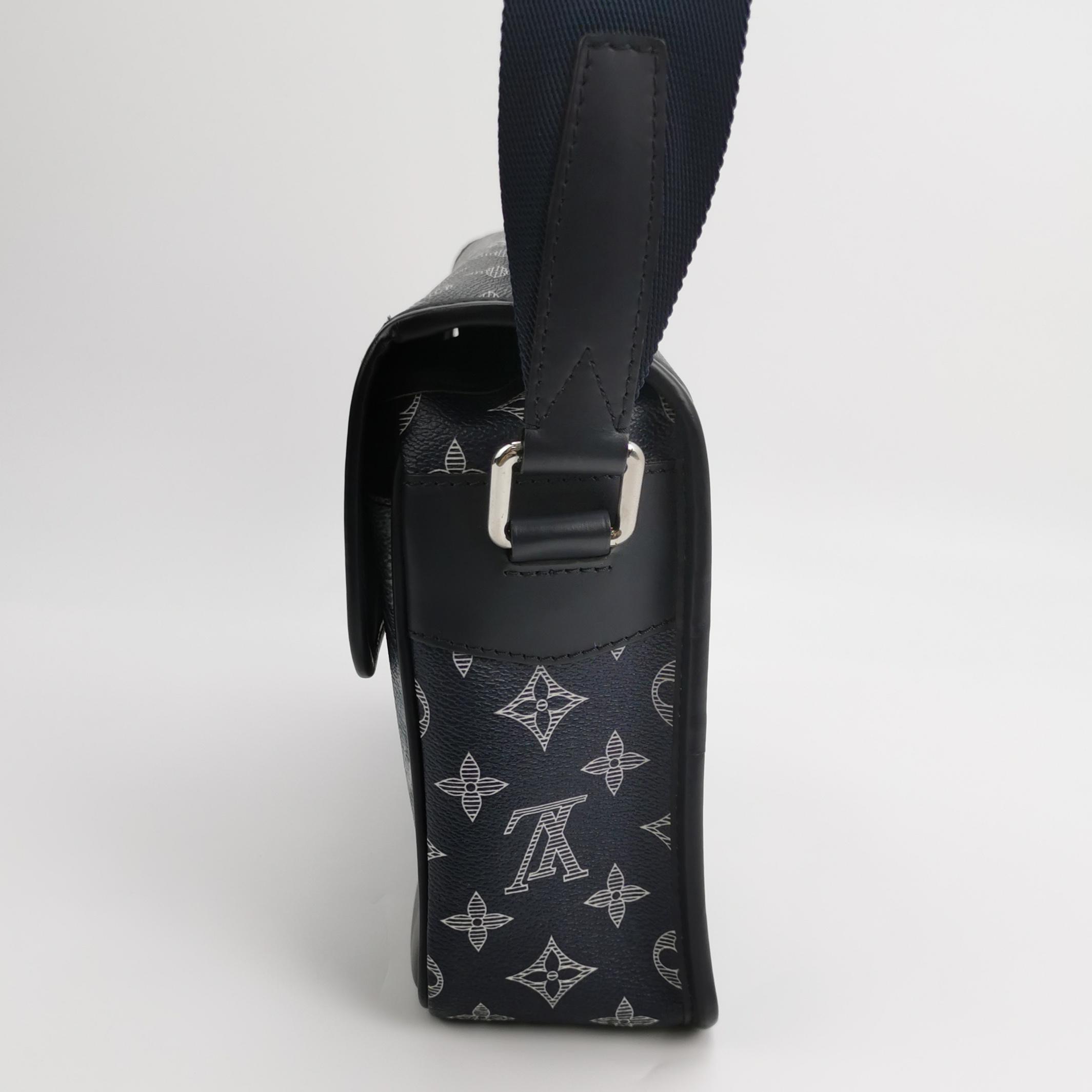 Louis Vuitton(LV) Messenger Bag Limited Edition Chapman Savane Monogram Canvas PM