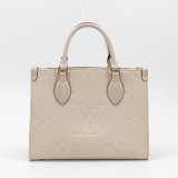Louis Vuitton(LV) OnTheGo Tote Monogram Empreinte Giant PM — thumbnail 3