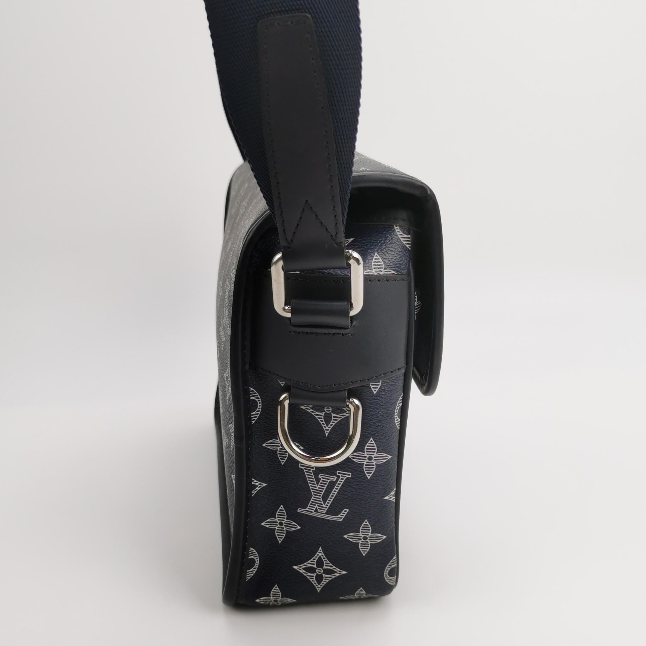 Louis Vuitton(LV) Messenger Bag Limited Edition Chapman Savane Monogram Canvas PM