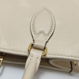 Louis Vuitton(LV) OnTheGo Tote Monogram Empreinte Giant PM — thumbnail 10