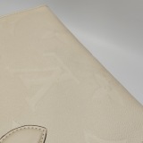 Louis Vuitton(LV) OnTheGo Tote Monogram Empreinte Giant PM — thumbnail 15