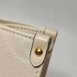 Louis Vuitton(LV) OnTheGo Tote Monogram Empreinte Giant PM — thumbnail 11