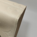 Louis Vuitton(LV) OnTheGo Tote Monogram Empreinte Giant PM — thumbnail 13