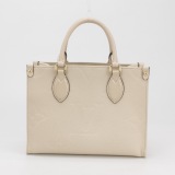 Louis Vuitton(LV) OnTheGo Tote Monogram Empreinte Giant PM — thumbnail 3