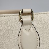 Louis Vuitton(LV) OnTheGo Tote Monogram Empreinte Giant PM — thumbnail 13