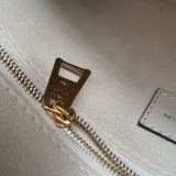 Louis Vuitton(LV) OnTheGo Tote Monogram Empreinte Giant PM — thumbnail 10