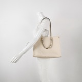 Louis Vuitton(LV) OnTheGo Tote Monogram Empreinte Giant MM — thumbnail 2