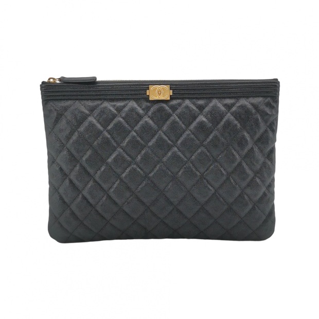 Chanel Boy O Case Clutch Quilted Caviar Medium — pre-owned, Vierlot
