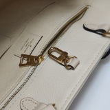 Louis Vuitton(LV) OnTheGo Tote Monogram Empreinte Giant MM — thumbnail 9