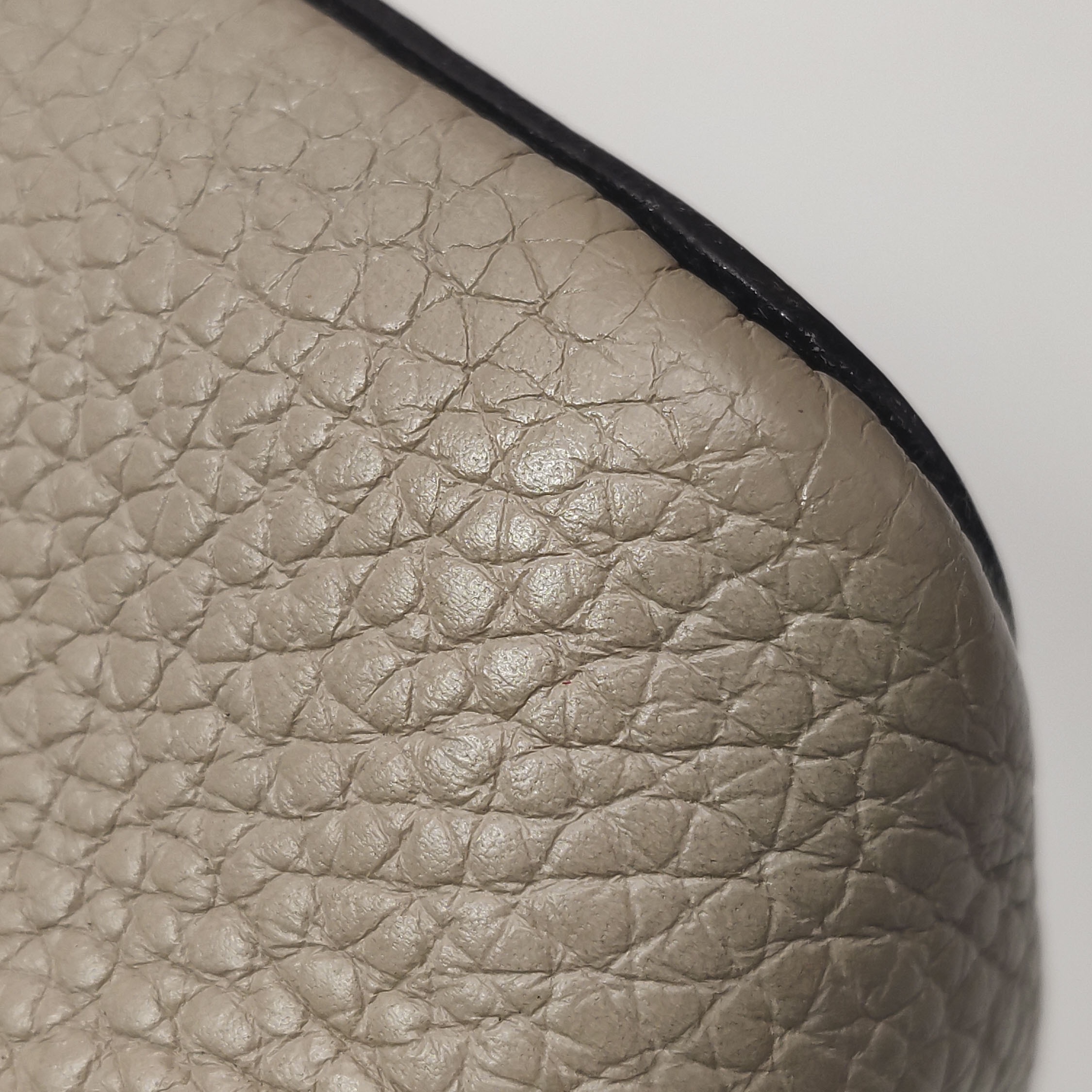 Louis Vuitton(LV) Capucines Bag Leather GM
