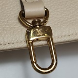 Louis Vuitton(LV) OnTheGo Tote Monogram Empreinte Giant MM — thumbnail 10