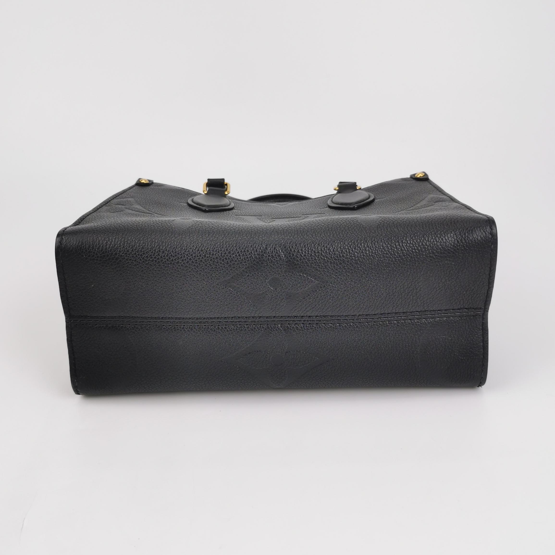 Louis Vuitton(LV) OnTheGo Tote Monogram Empreinte Giant PM — photo 6 of 15