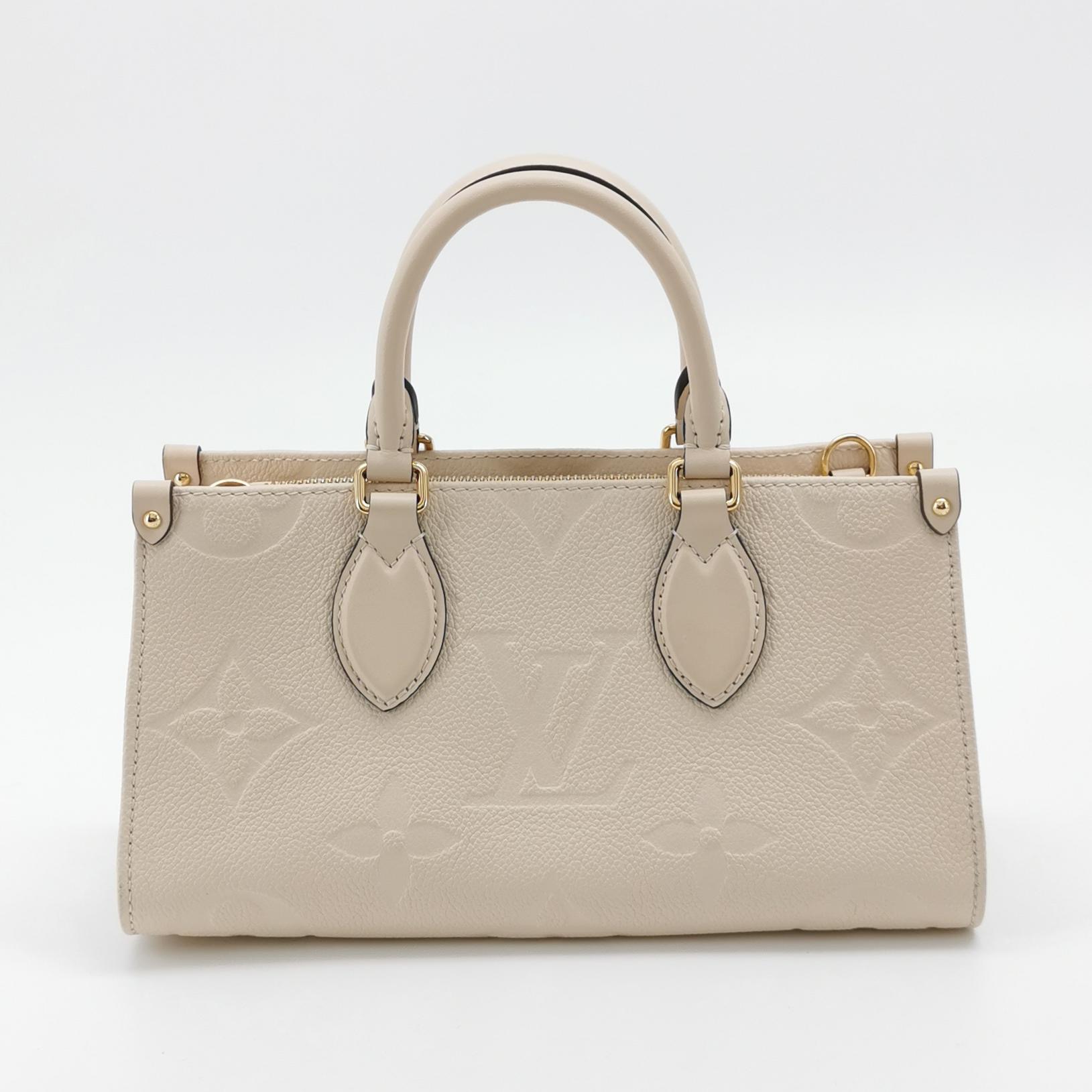 Louis Vuitton(LV) OnTheGo Tote Monogram Empreinte Giant East West — photo 3 of 15