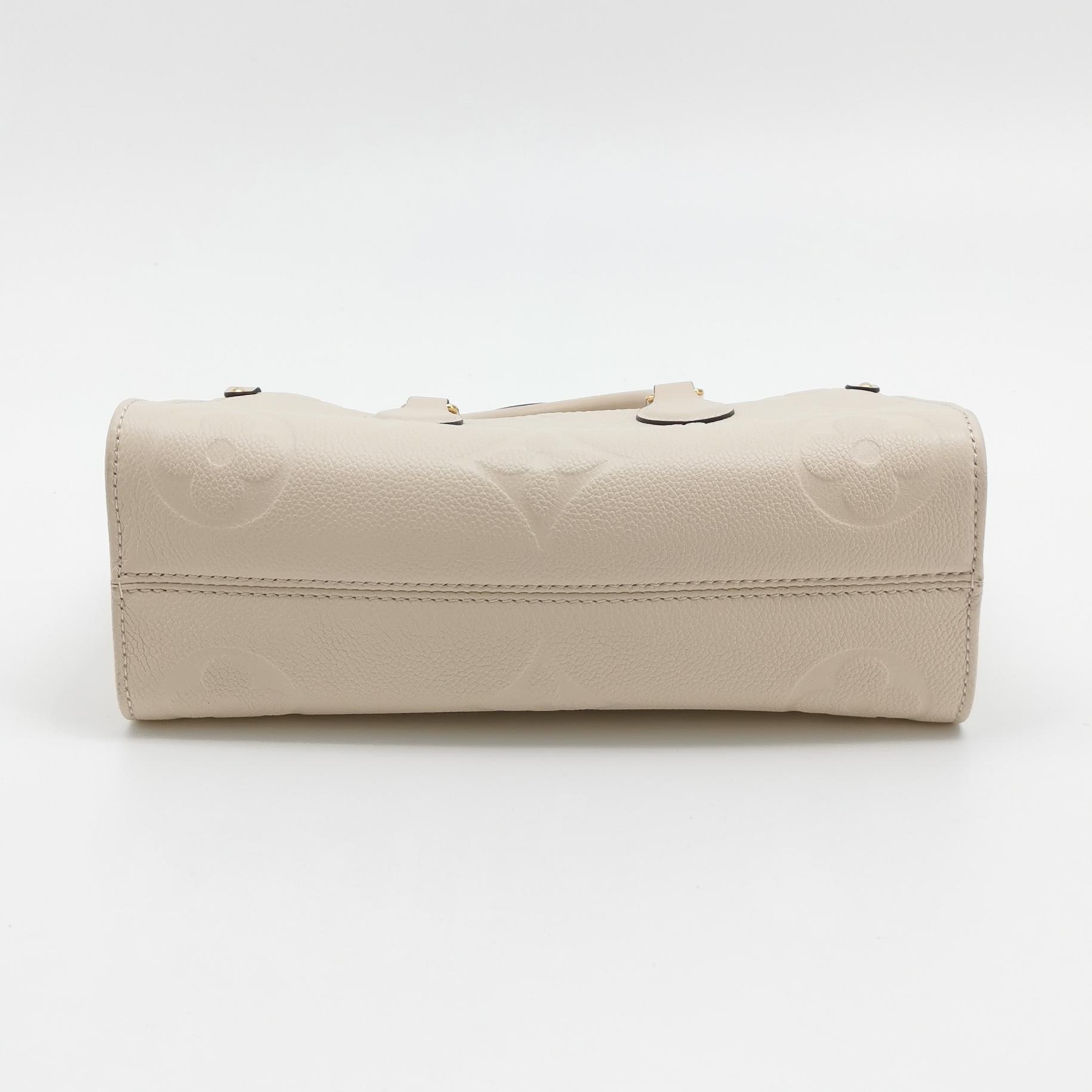 Louis Vuitton(LV) OnTheGo Tote Monogram Empreinte Giant East West — photo 6 of 15