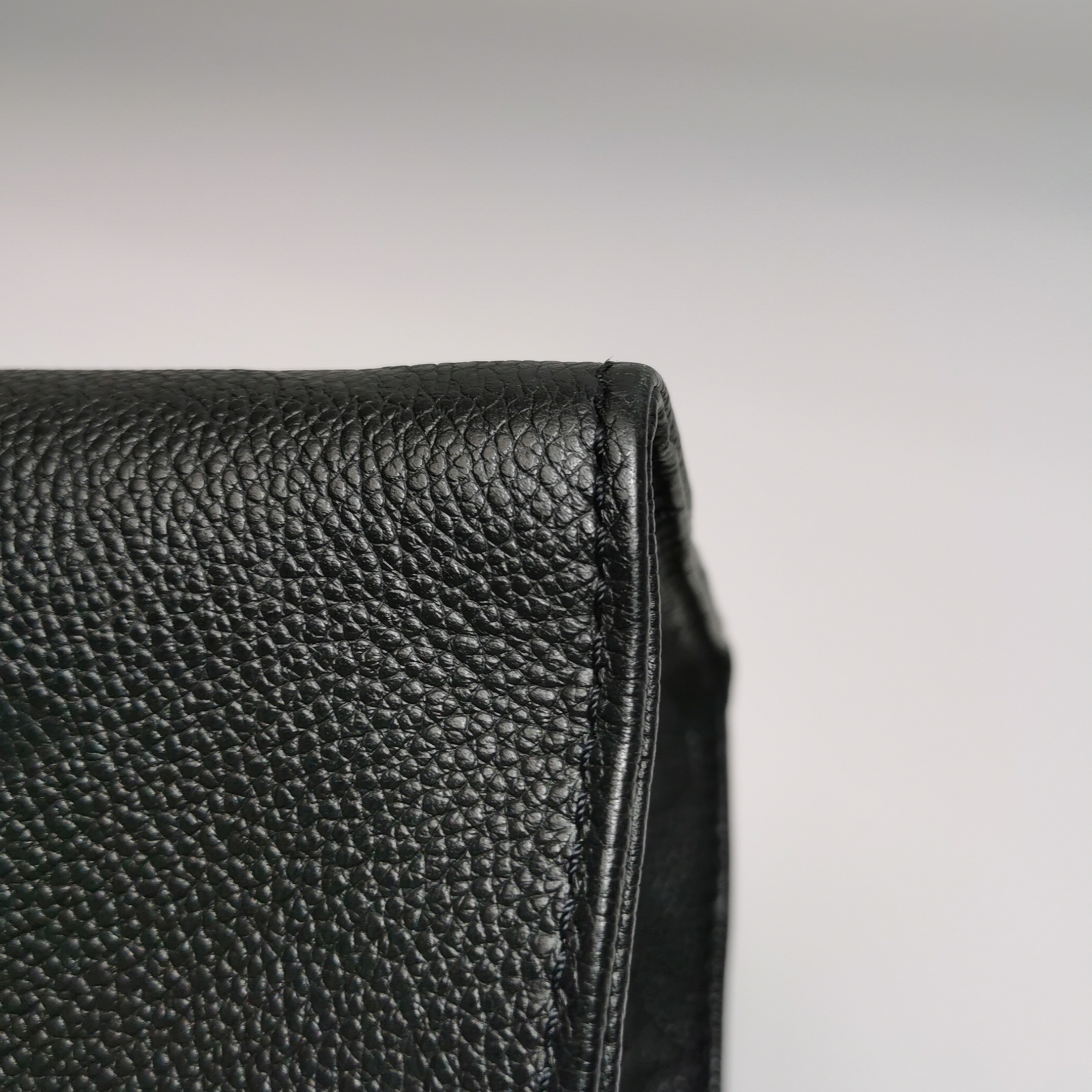 Louis Vuitton(LV) OnTheGo Tote Monogram Empreinte Giant PM — photo 14 of 15