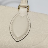 Louis Vuitton(LV) OnTheGo Tote Monogram Empreinte Giant East West — thumbnail 15
