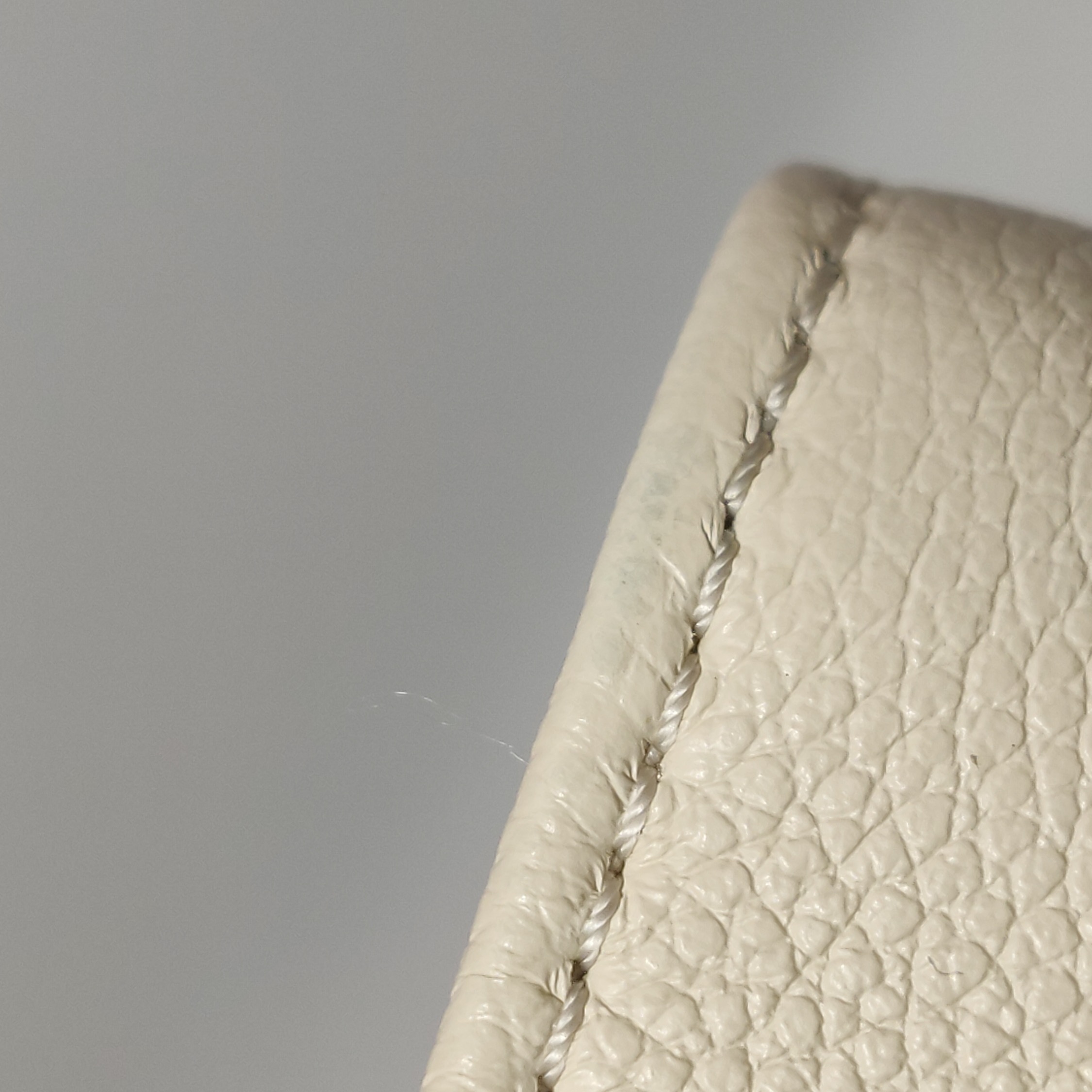 Louis Vuitton(LV) OnTheGo Tote Monogram Empreinte Giant East West — photo 12 of 15