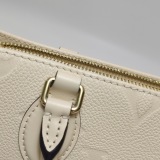 Louis Vuitton(LV) OnTheGo Tote Monogram Empreinte Giant East West — thumbnail 12