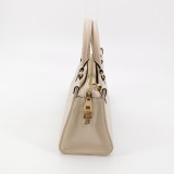 Louis Vuitton(LV) OnTheGo Tote Monogram Empreinte Giant East West — thumbnail 4