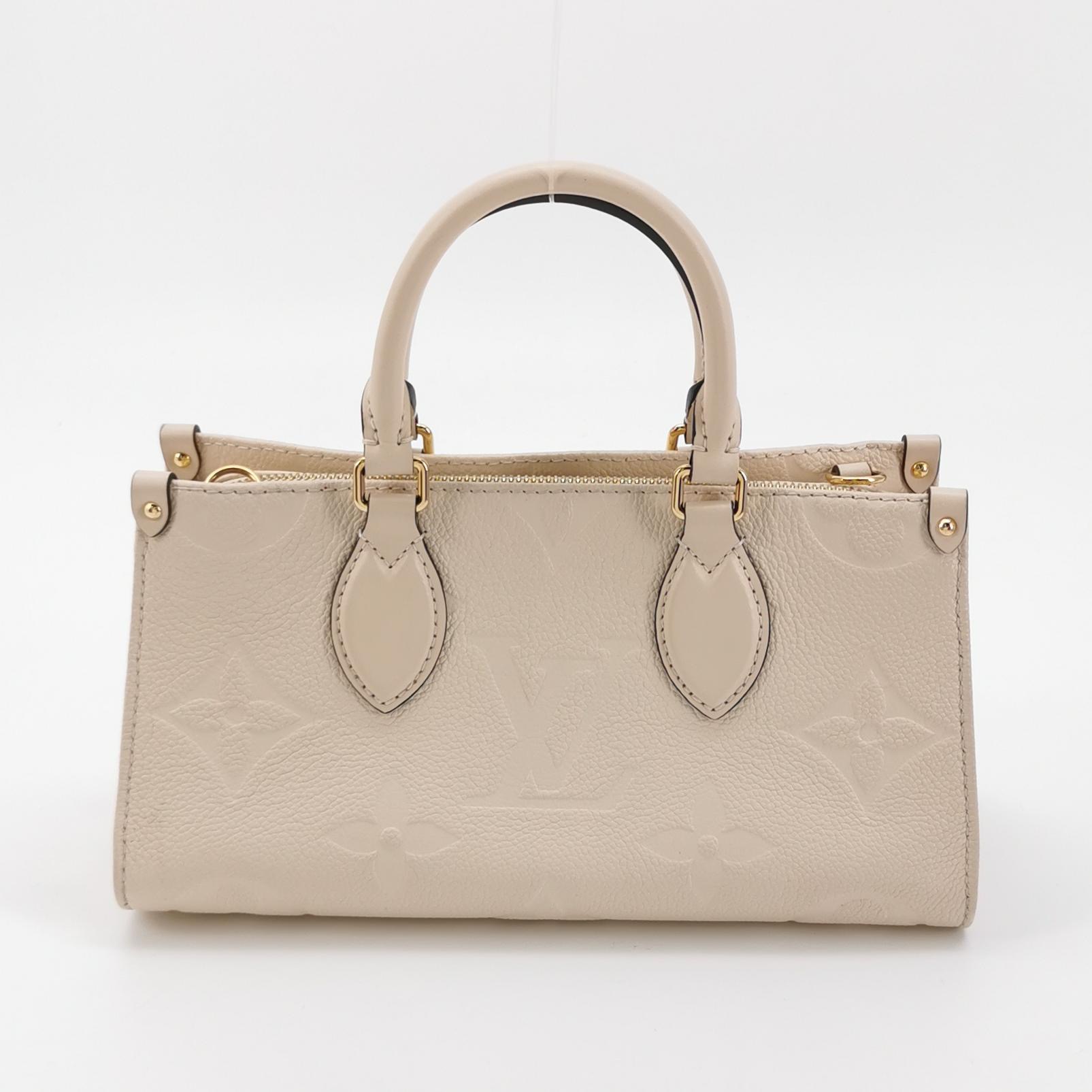 Louis Vuitton(LV) OnTheGo Tote Monogram Empreinte Giant East West — photo 3 of 17
