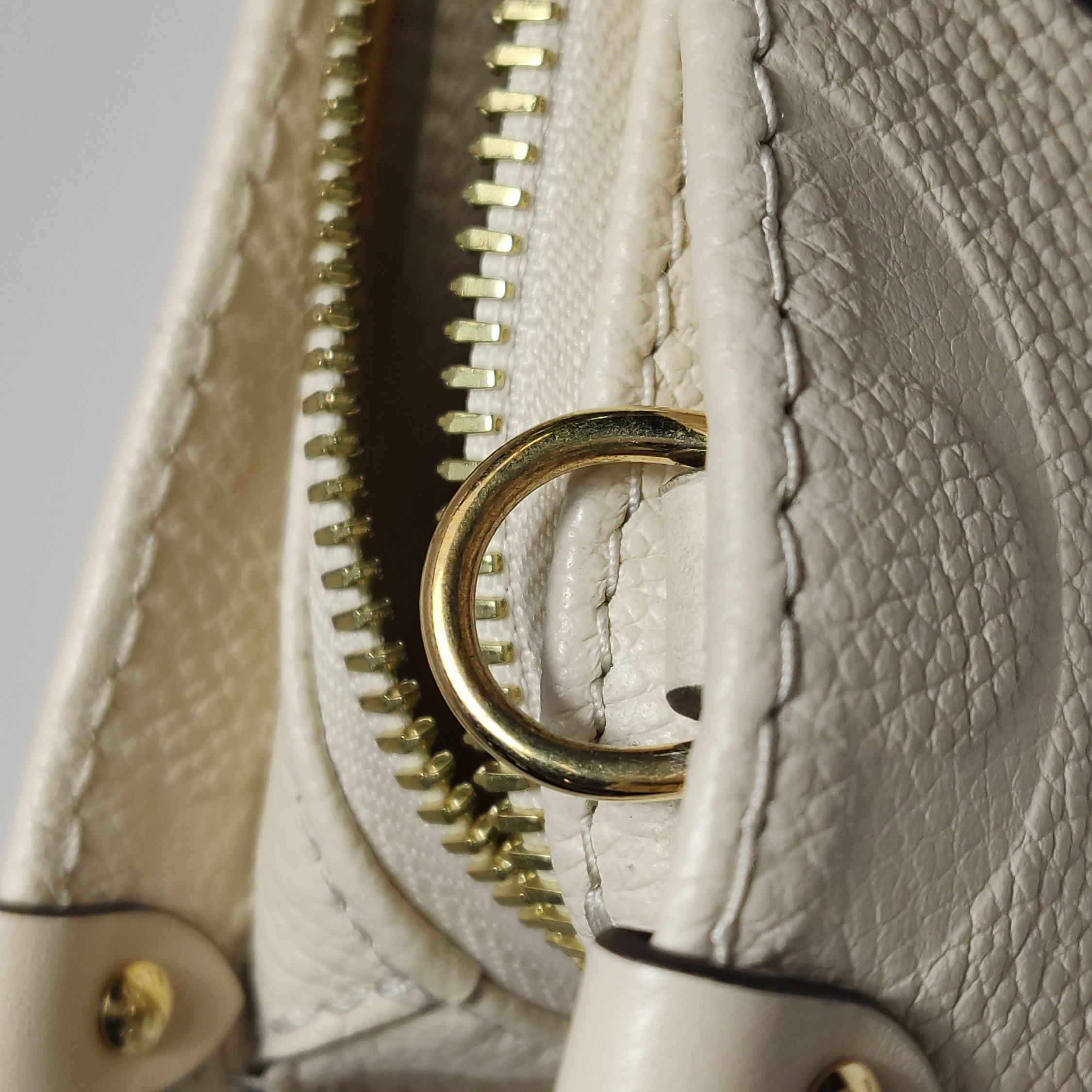 Louis Vuitton(LV) OnTheGo Tote Monogram Empreinte Giant East West — photo 13 of 17