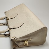 Louis Vuitton(LV) OnTheGo Tote Monogram Empreinte Giant East West — thumbnail 17