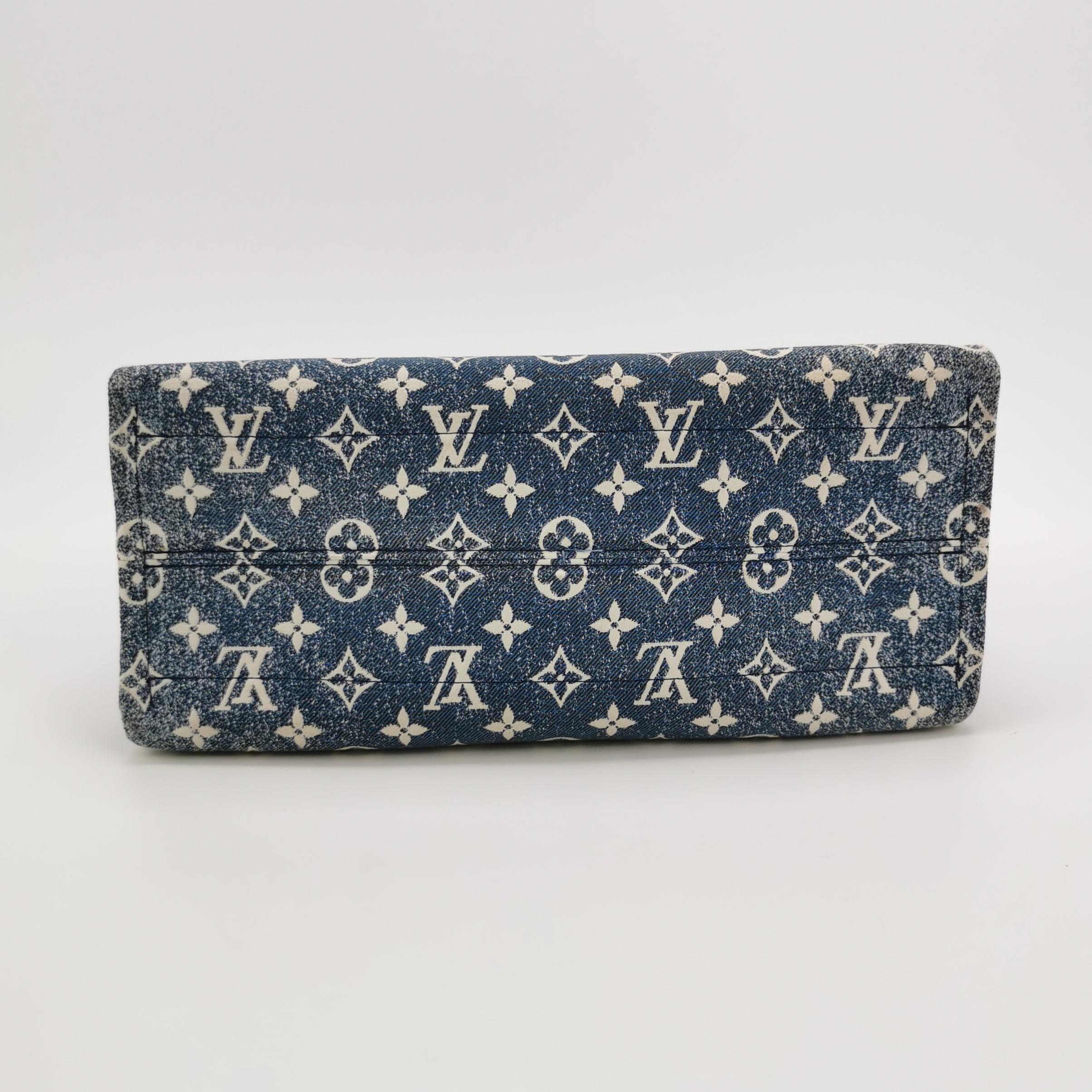 Louis Vuitton(LV) OnTheGo Tote Monogram Jacquard Denim MM — photo 6 of 16