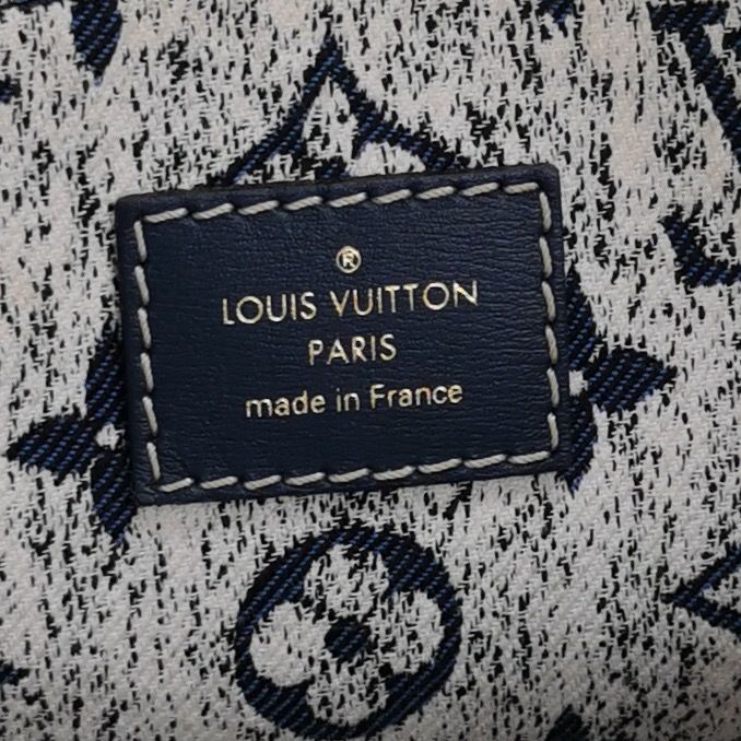 Louis Vuitton(LV) OnTheGo Tote Monogram Jacquard Denim MM — photo 8 of 16