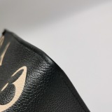Louis Vuitton OnTheGo Tote Bicolor Monogram Empreinte Giant MM — thumbnail 12