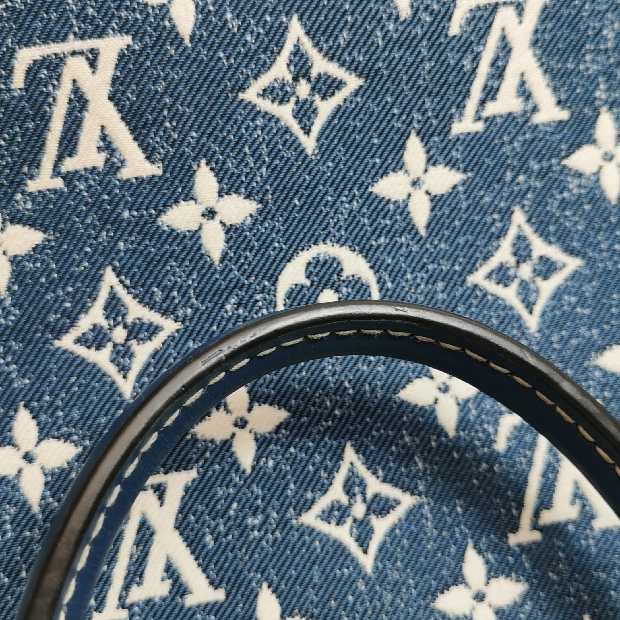 Louis Vuitton(LV) OnTheGo Tote Monogram Jacquard Denim MM — photo 16 of 16