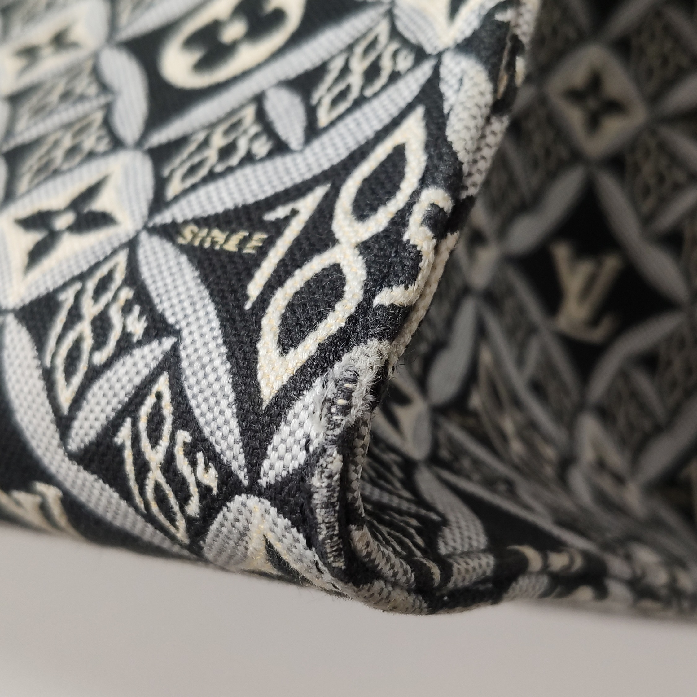 Louis Vuitton(LV) OnTheGo Tote Limited Edition Since 1854 Monogram Jacquard GM — photo 10 of 14
