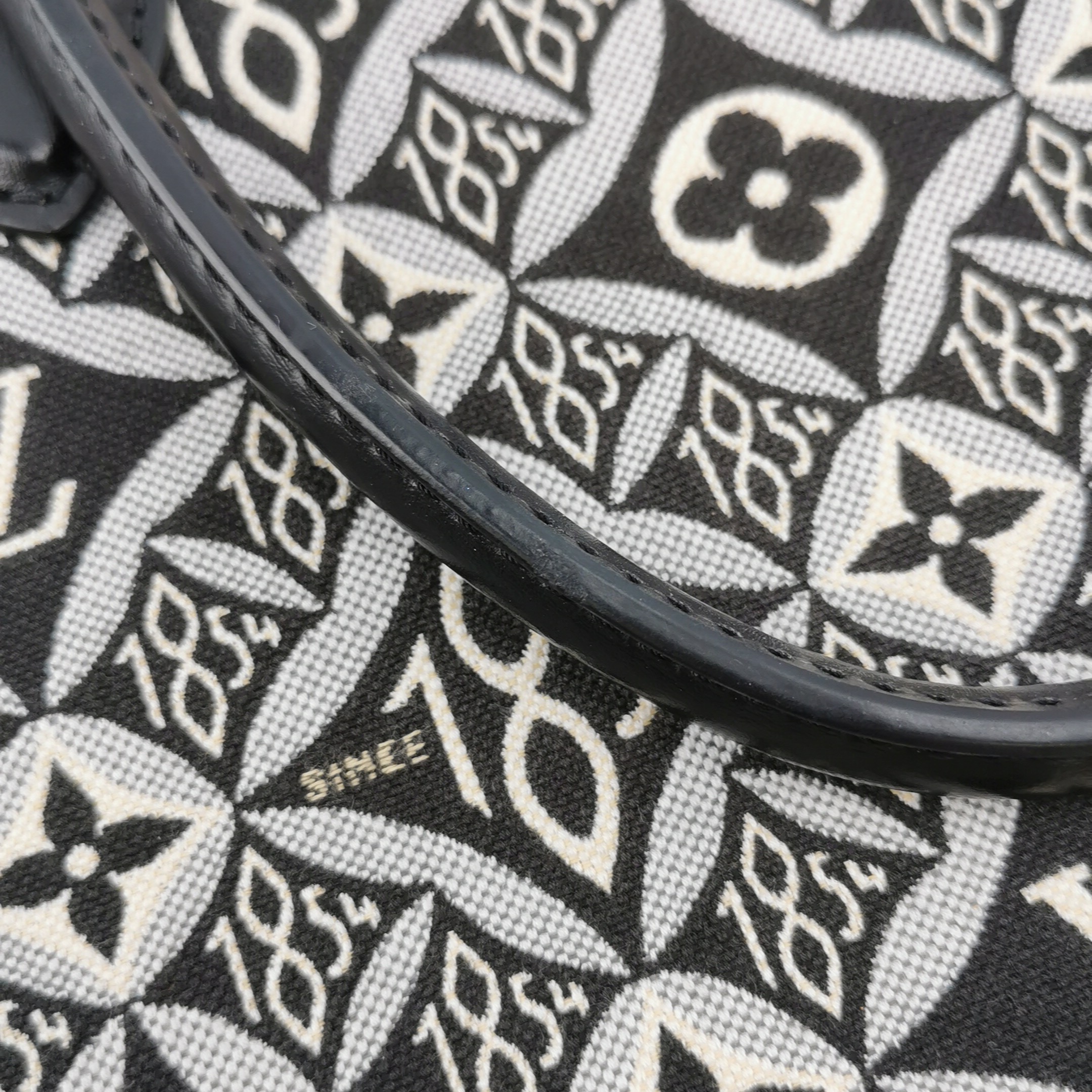 Louis Vuitton(LV) OnTheGo Tote Limited Edition Since 1854 Monogram Jacquard GM — photo 12 of 13