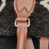 Louis Vuitton(LV) OnTheGo Tote Monogram Giant Teddy Fleece GM — thumbnail 14