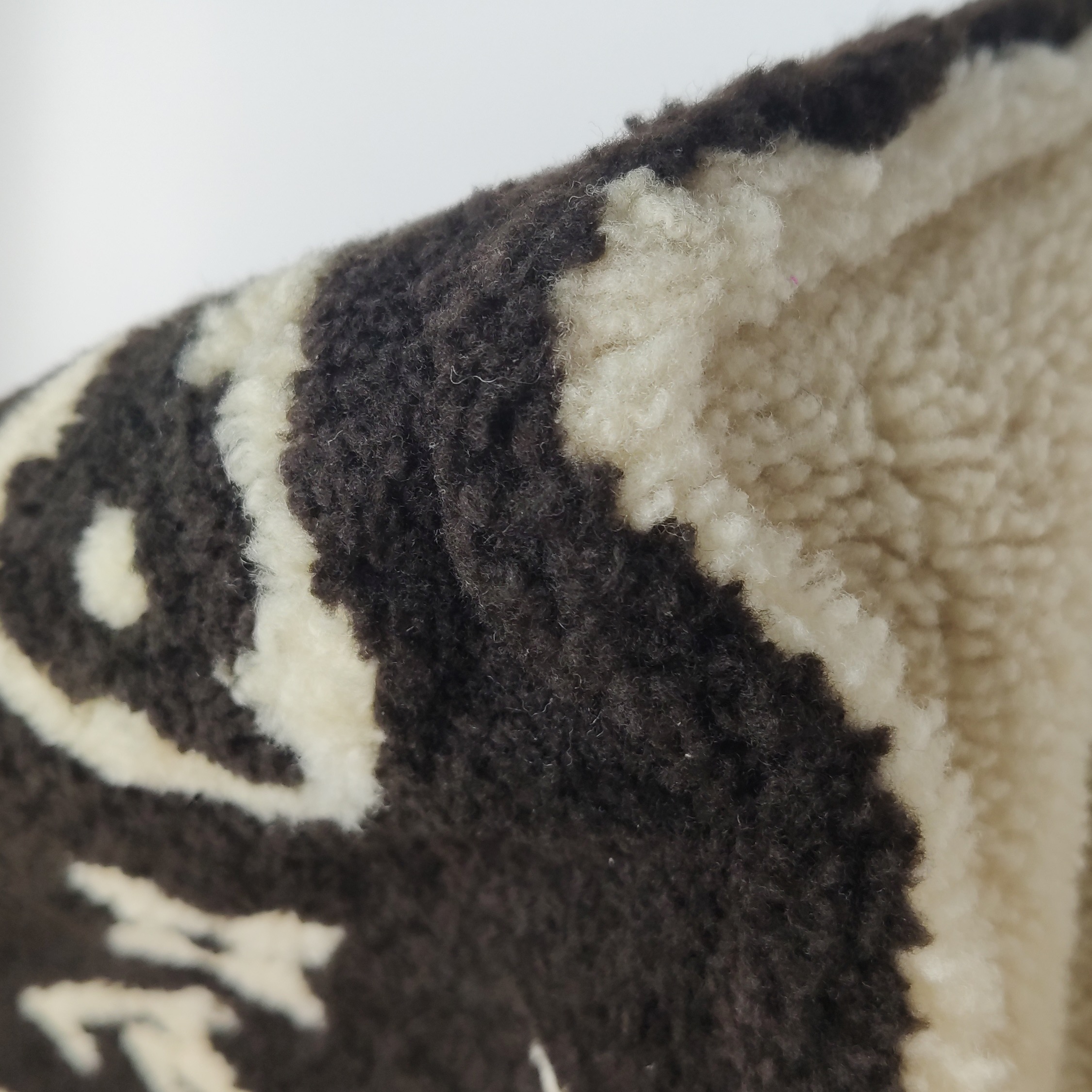 Louis Vuitton(LV) OnTheGo Tote Monogram Giant Teddy Fleece GM — photo 13 of 14