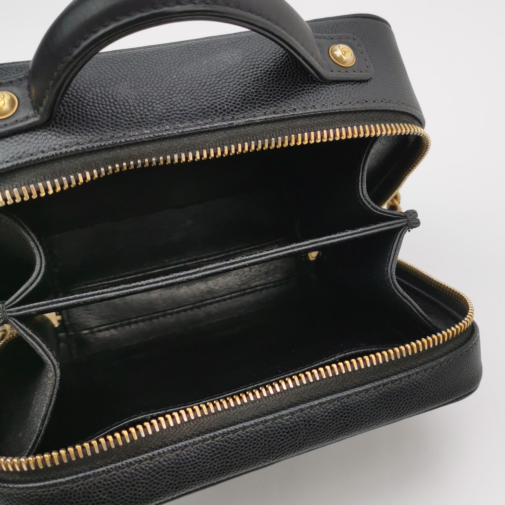 Chanel Filigree Vanity Case Quilted Caviar Small — photo 7 of 14