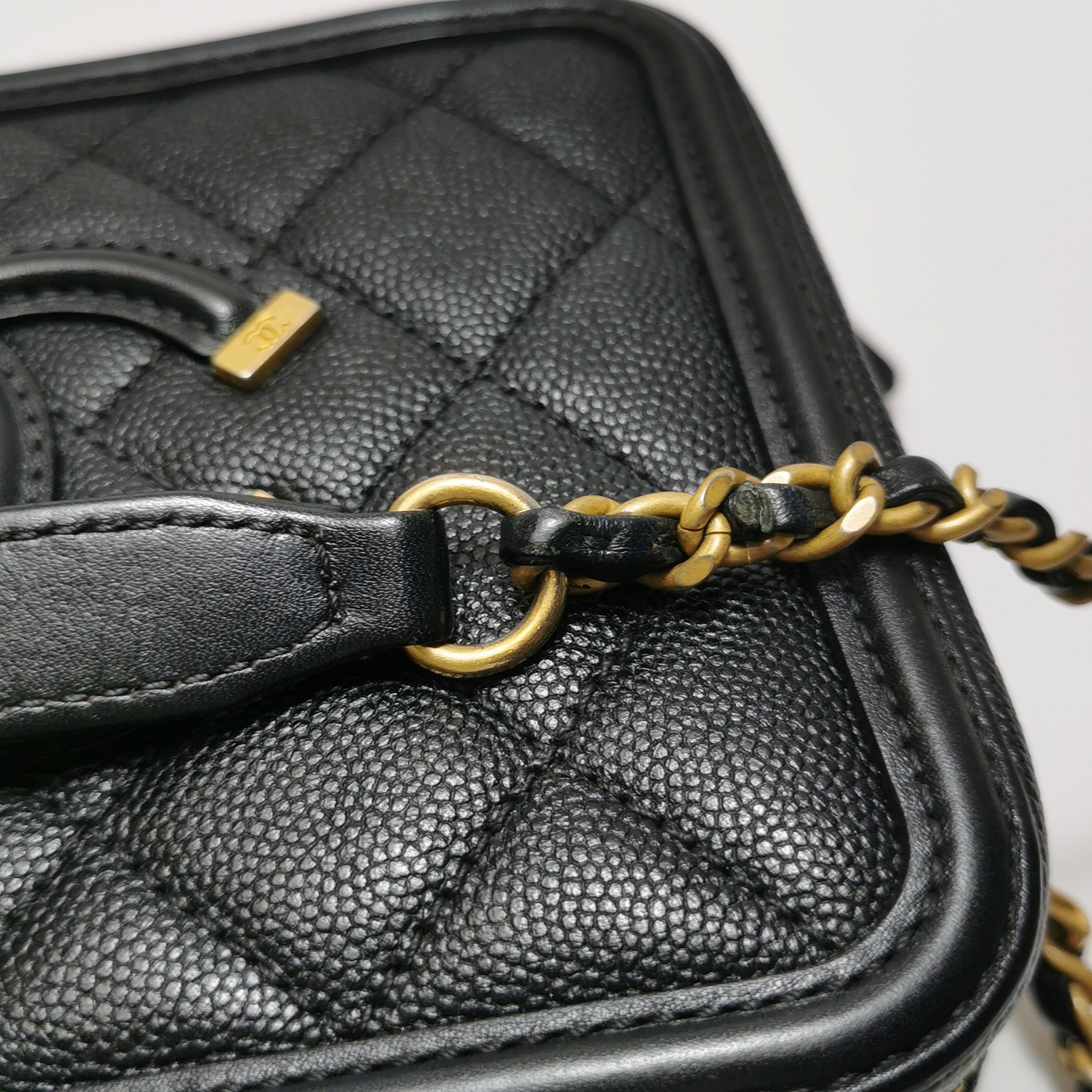 Chanel Filigree Vanity Case Quilted Caviar Small — photo 10 of 14