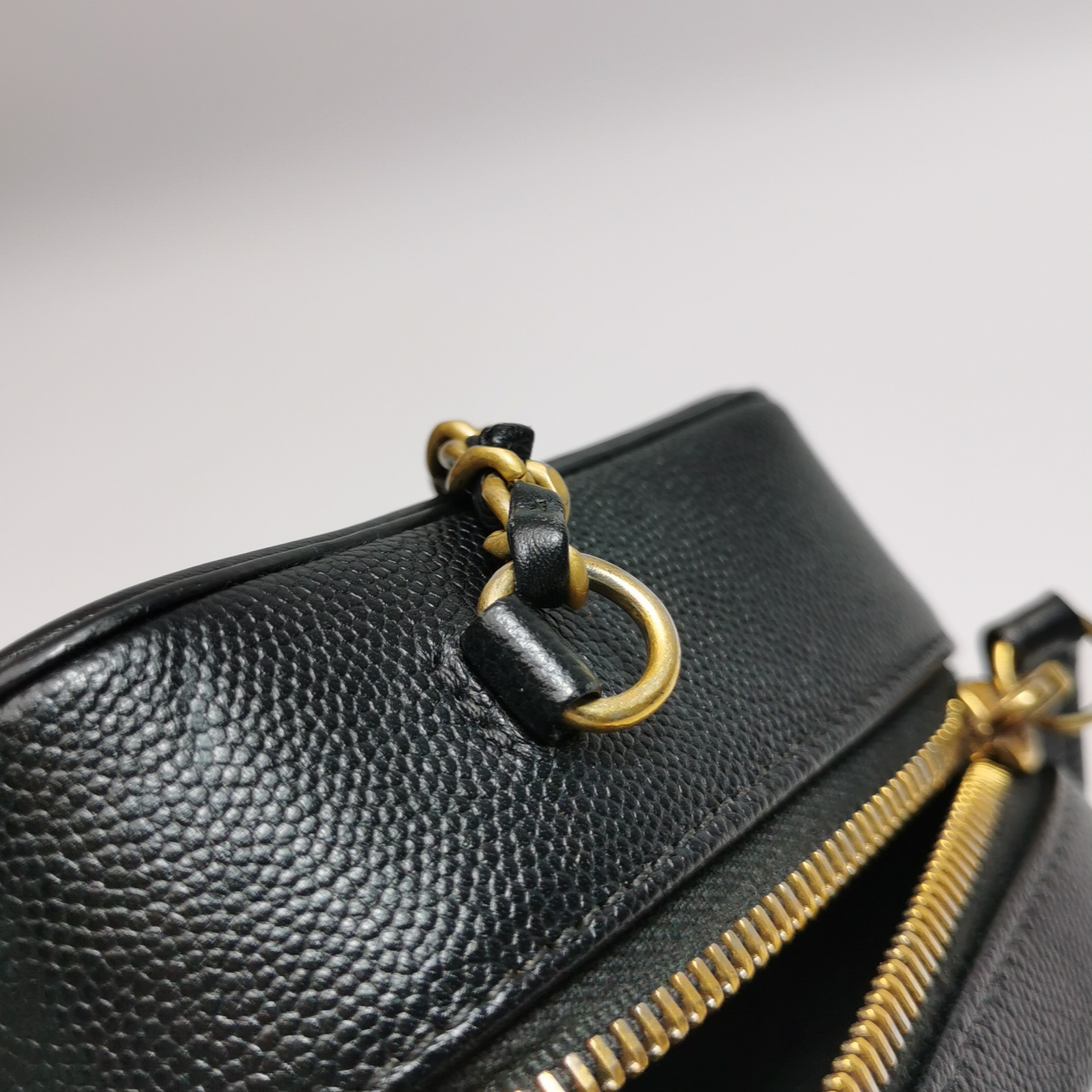 Chanel Filigree Vanity Case Quilted Caviar Small — photo 12 of 14