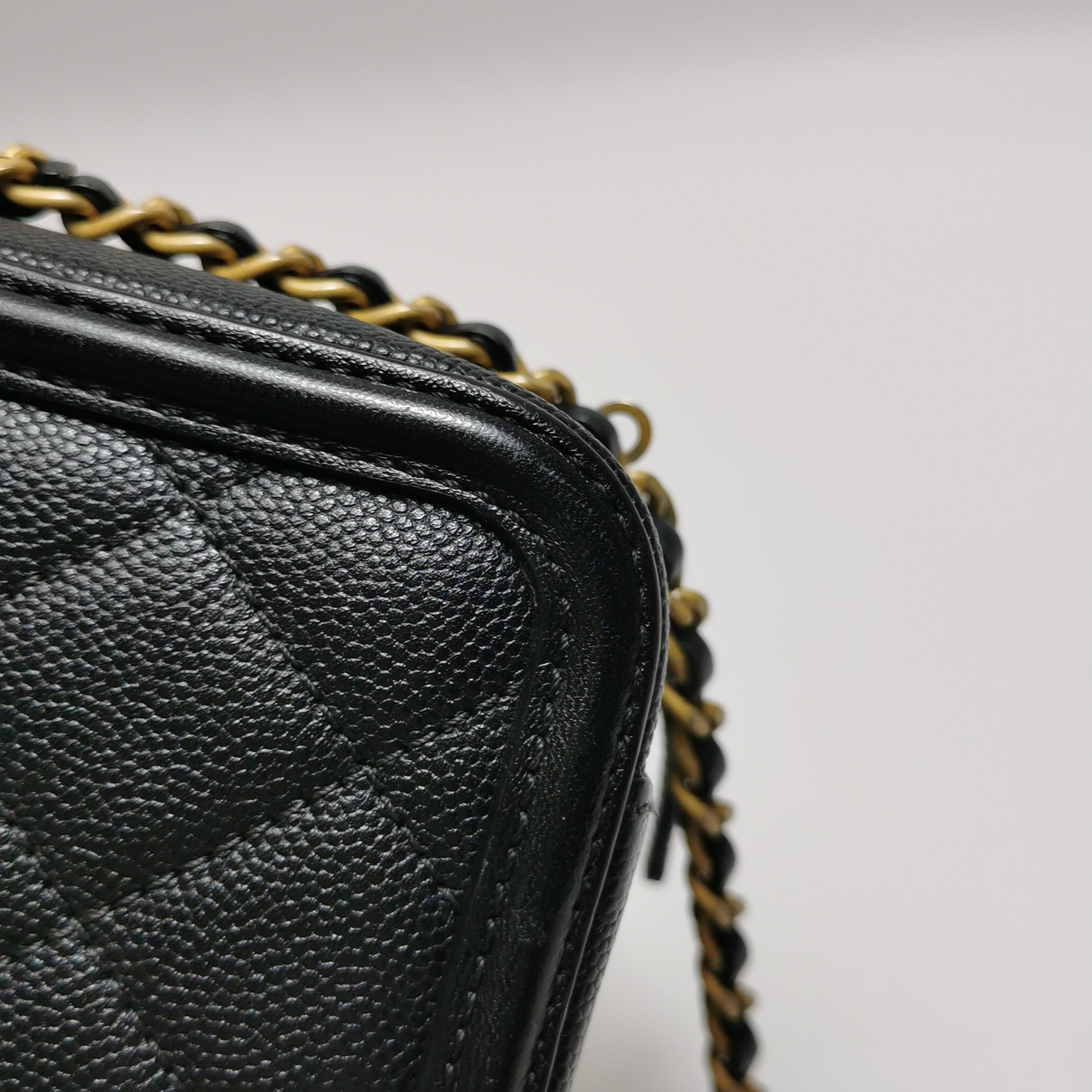 Chanel Filigree Vanity Case Quilted Caviar Small — photo 11 of 14