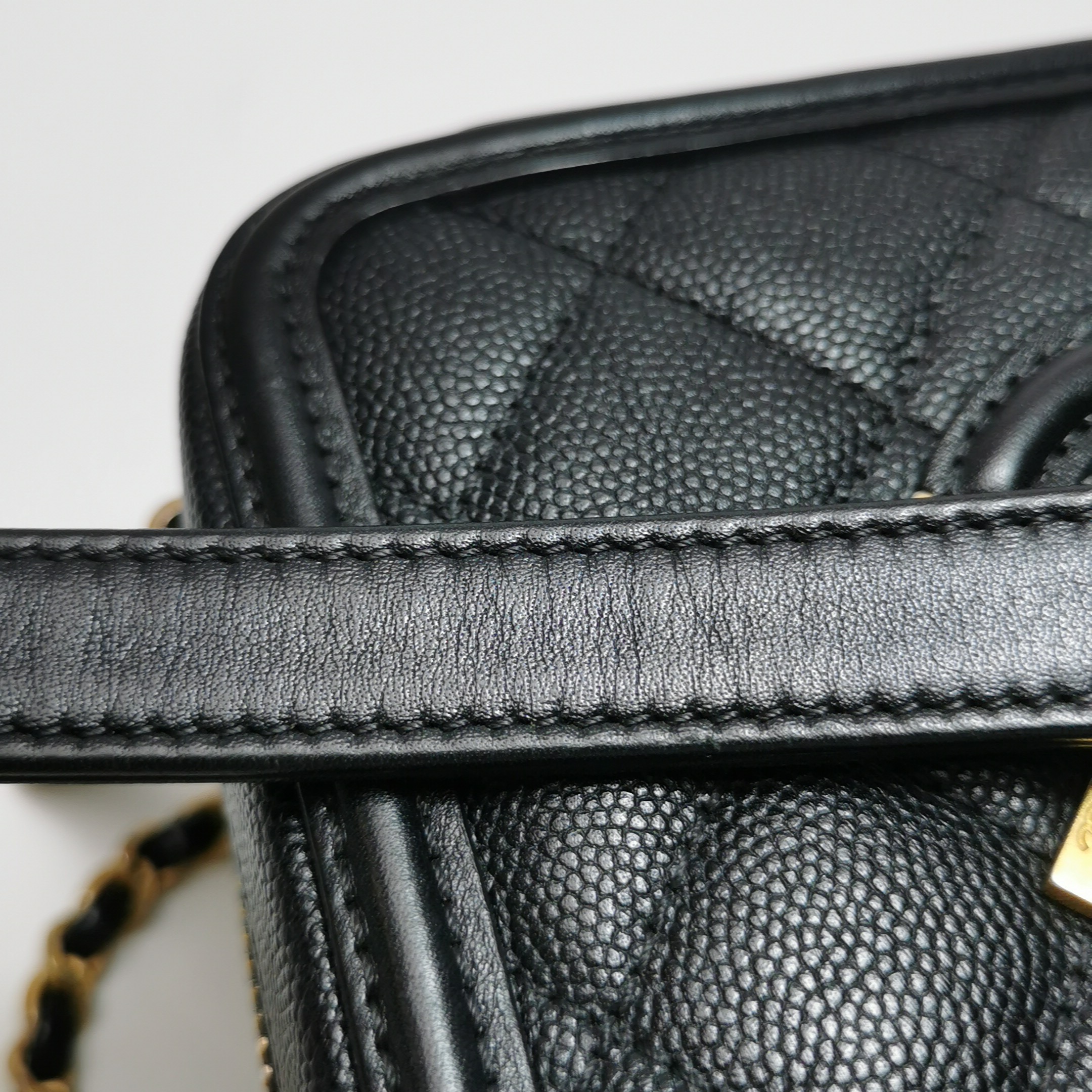 Chanel Filigree Vanity Case Quilted Caviar Small — photo 14 of 14
